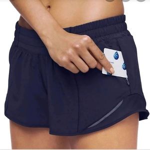 Lululemon Hotty Hot shorts 4”